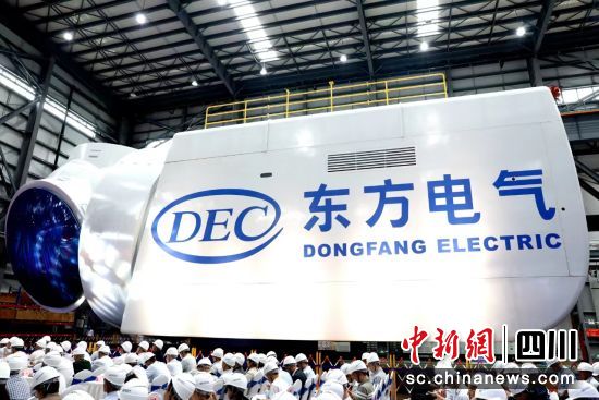 全球最大18兆瓦直驱海优势电机组下线仪式现场。。。。。6686体育供图
