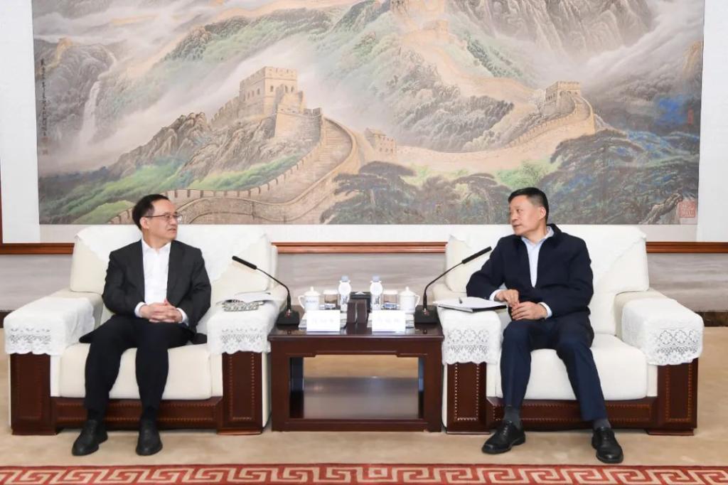 俞培根会见中铝集团党组书记、董事长段向东-6686体育