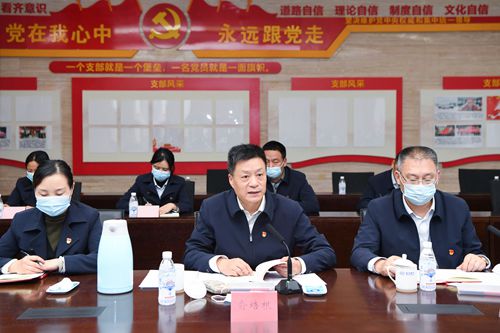俞培根以通俗党员身份加入所在党支部主题党日运动，，，，推动党的二十大精神走进下层-6686体育