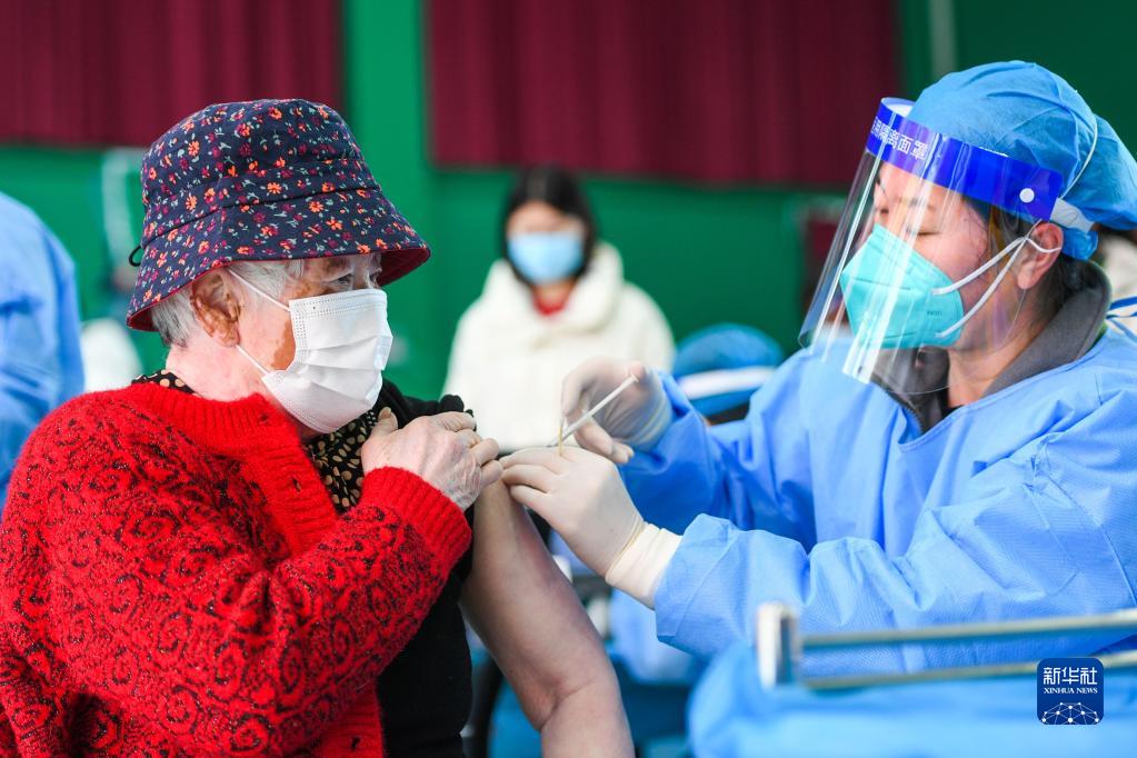 “始终坚持人民至上、生命至上”——习近平总书记指挥打好统筹疫情防控和经济社会生长之战述评-6686体育