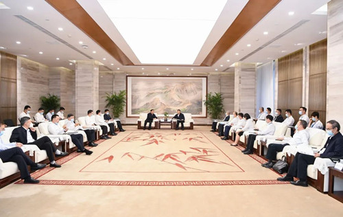 俞培根会见国家电网党组书记、董事长辛保安-6686体育