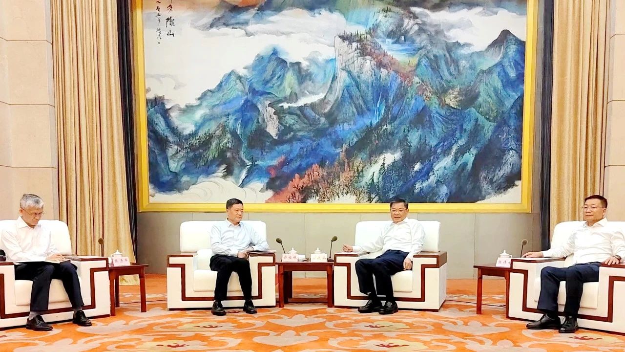 俞培根率队造访甘肃省委副书记、省长任振鹤并应邀出席兰洽会相关运动-6686体育
