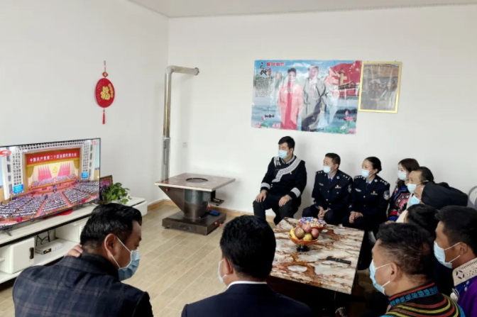 6686体育电气集团党员干部职工集中收听收看党的二十大开幕会-6686体育