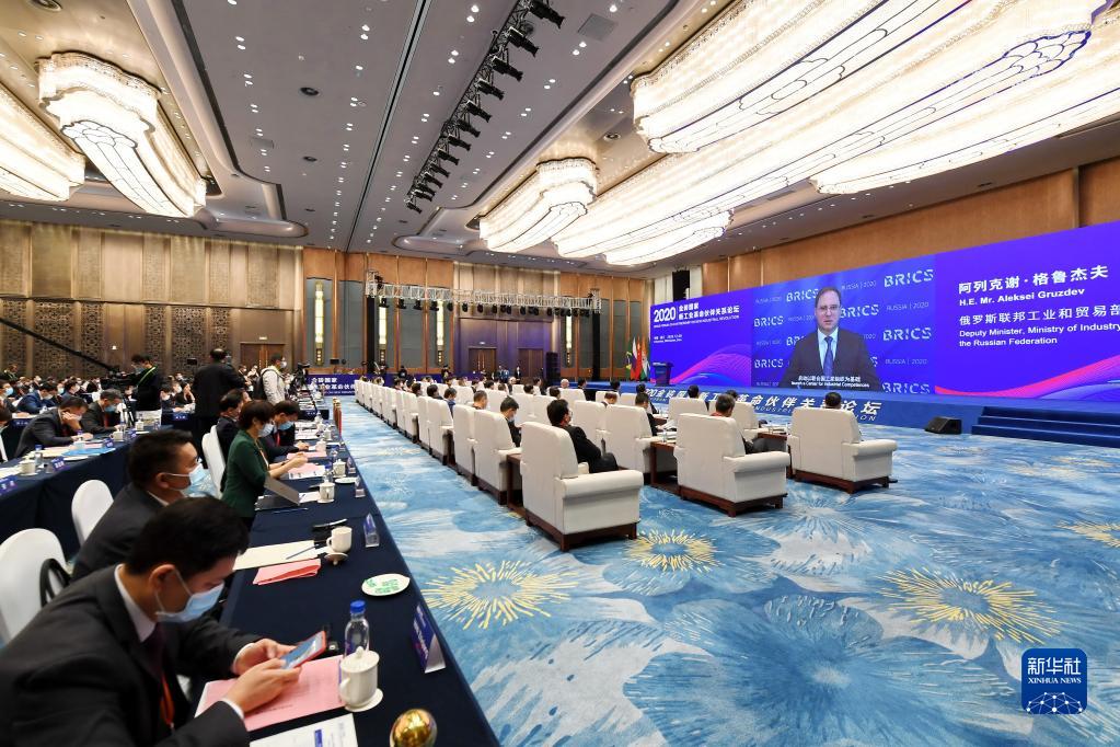 在历史生长要害当口引领前进偏向——记习近平主席出席金砖国家向导人第十四次会晤系列运动-6686体育