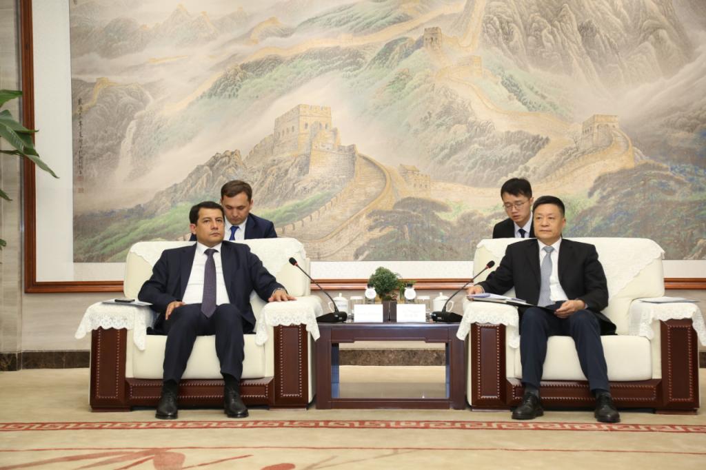 俞培根会见乌兹别克斯坦驻华大使法尔霍得·阿尔济耶夫-6686体育