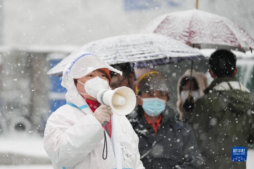 “始终坚持人民至上、生命至上”——习近平总书记指挥打好统筹疫情防控和经济社会生长之战述评-6686体育