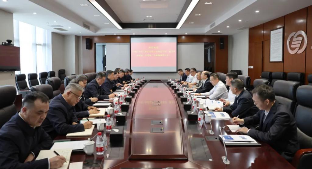 俞培根率队会见广东能源集团-6686体育