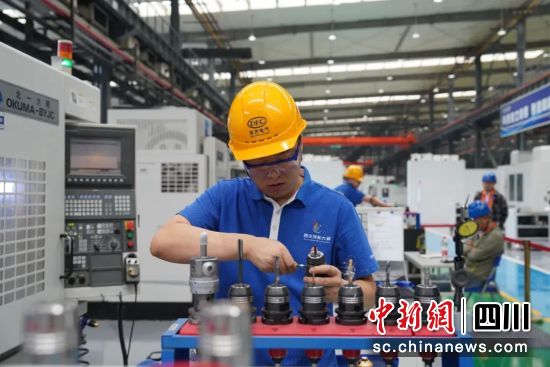 [中国新闻网]四川省装备制造业职工手艺大赛决赛在6686体育电气乐成举行-6686体育